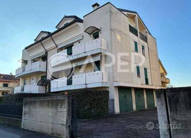 Immobile in asta di 113 m² con 3 locali e box auto