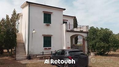 Villa bifamiliare - due appartamenti indipendenti