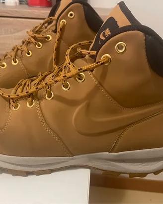 stivaletto nike manoa