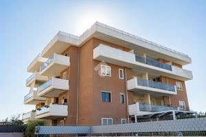 2 LOCALI A ROMA