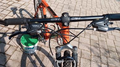 bicicletta MTB 