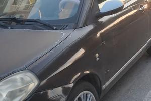 Auto funzionante  senza problemi  al motore