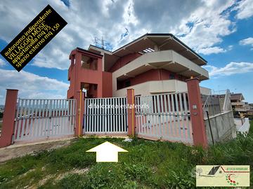 Appartanvilla vista mare mq 100 posti auto corte