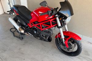 Ducati Monster 695