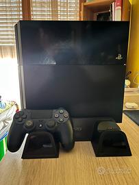 Playstation4 usata +Joystick + 3 giochi ps4