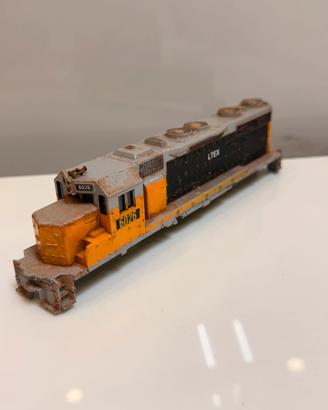 locomotiva Union Pacific GP40, scala HO 1:87