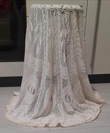 Tovaglia rotonda all' uncinetto 