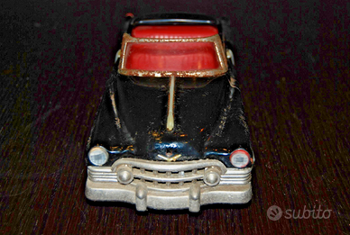 AUTO GIOCATTOLO IN LATTA CADILLAC 1950 BLACK