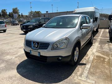 Nissan Qashqai in blocco per ricambi