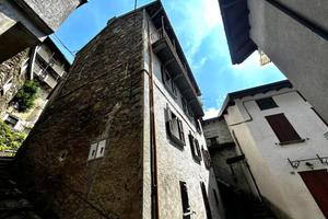 CASA SEMINDIPENDENTE A TREMENICO