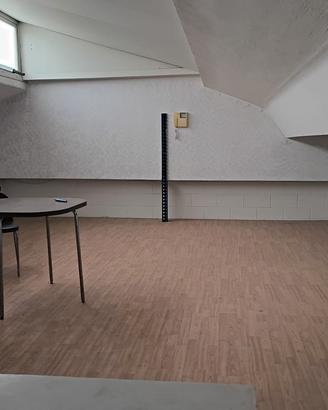 Sesto fiorentino locale uso uffici primo piano