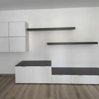 Mobile soggiorno bianco e legno scuro