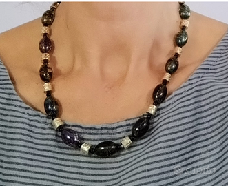 Collana di perle in vetro opalescente