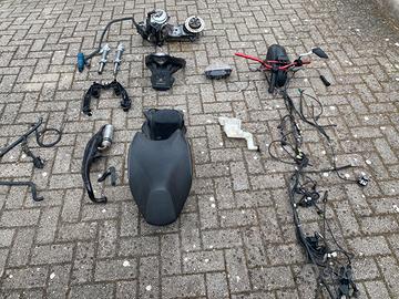 Pezzi vari scooter aerox 2017