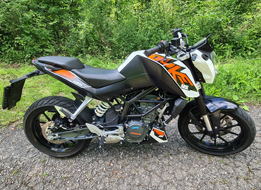 Ktm 125 Duke del 2017 UNIPRO solo 7.000 km