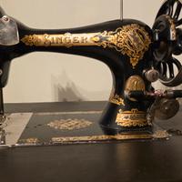 Macchina da cucire Singer antica