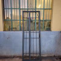 Cancello di sicurezza per porta.