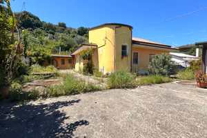 Rif.RI547| casa ind. squillace