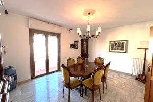 Ampio pentavano con garage e cantina