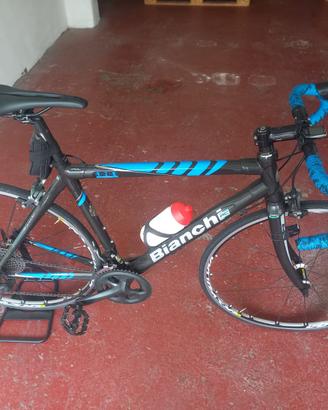 Bianchi 928 Carbon taglia 55, come da foto.