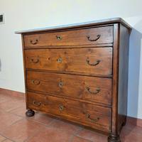 Cassettiera arte povera con top in marmo