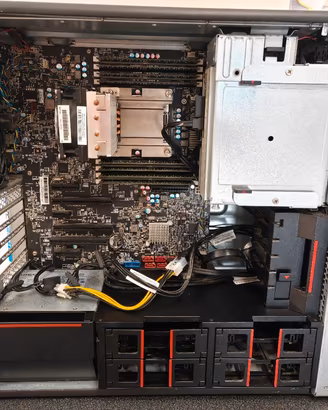 Workstation Lenovo ThinkStation P500 (x revisione)