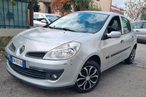 Renault Clio 1.2 16V 5 porte Le Iene