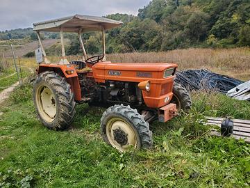 Trattore fiat 420 DT con attrezzi compresi