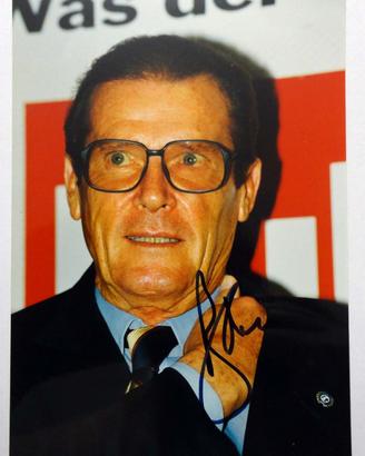 Roger Moore, Autografo Originale su Foto - LOA