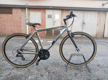 BICI DA UOMO  SCOTT  SUB 30  IN BUONE CONDIZIONI 