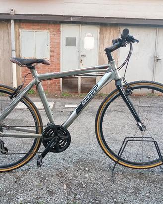 BICI DA UOMO  SCOTT  SUB 30  IN BUONE CONDIZIONI 