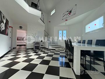 Bifamiliare a Aviano