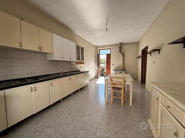 3 LOCALI A DURAZZANO