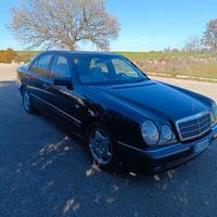 MERCEDES CLASSE E GANCIO TRAINO
