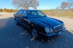 MERCEDES CLASSE E GANCIO TRAINO