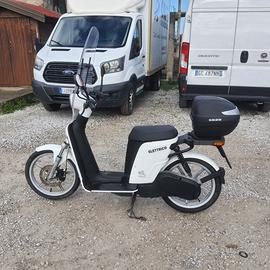 Askoll ES pro es pro scooter elettrico aziendale p