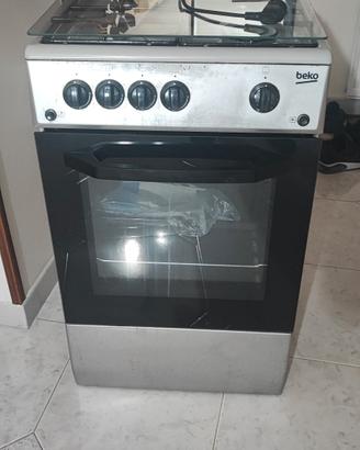cuncina a gas 4 fuchi più forno