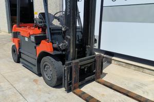 Carrello elevatore TOYOTA 40 quintali