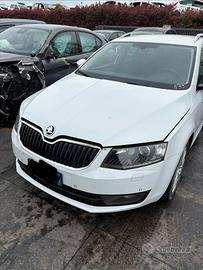 Skoda Octavia del 2015 per pezzi di ricambio