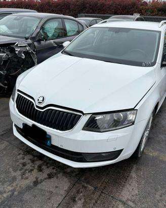 Skoda Octavia del 2015 per pezzi di ricambio