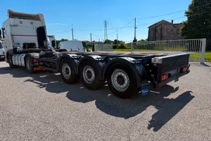 SEMIRIMORCHIO PORTA CONTAINER BROSHUIS LINTRAILERS