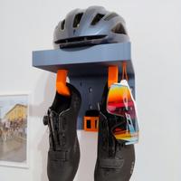 Porta casco, scarpe e accessori bici