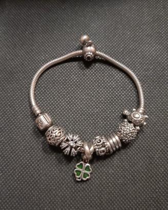 Bracciale Pandora con Charms

