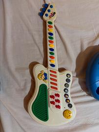 Chitarra giocattolo