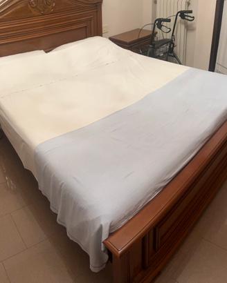 Letto matrimoniale classico