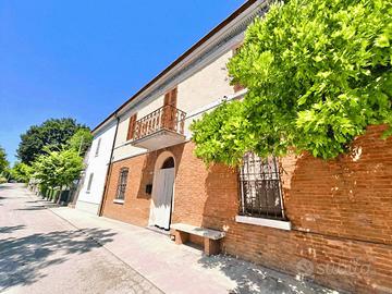 Casa indipendente di 90 m² con 4 locali a Castroca