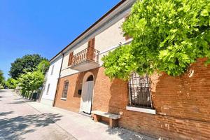 Casa indipendente di 90 m² con 4 locali a Castroca
