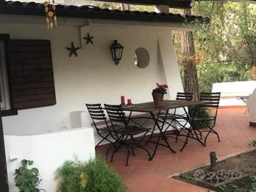 Villa in villaggio Riva dei Tessali