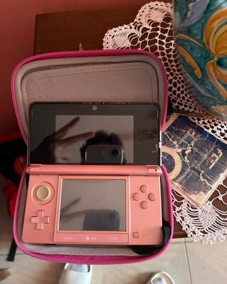 Nintendo 3ds rose + custodia + gioco