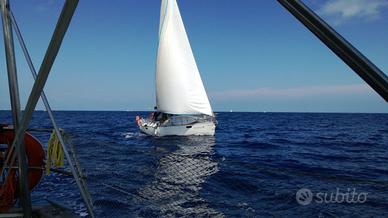 Barca a vela natante